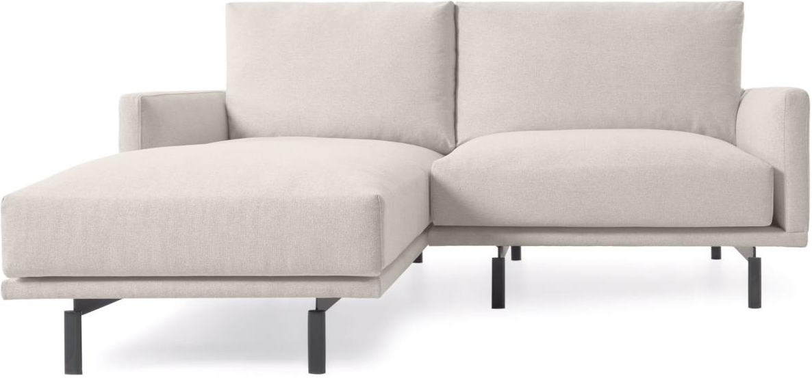 Personers Chaiselong Sofa Kave Home Galene Nordisk Inspireret Beige Polstret Stof Med Sorte Metalben Pletbestandigt Aftageligt Betræk
