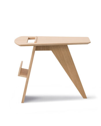 Risom Magazine Table Lak